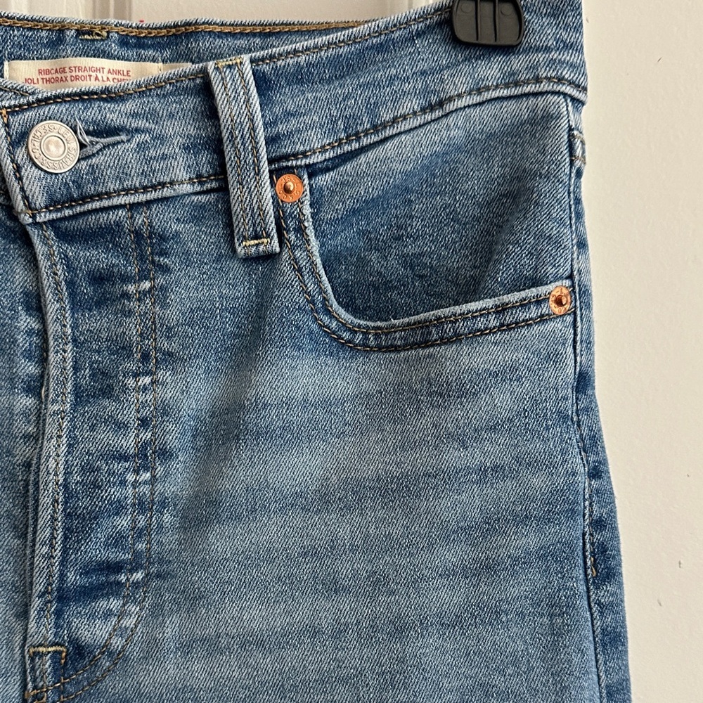 Women’s Levi’s Ribcage Straight Ankle - Picture 10 of 14